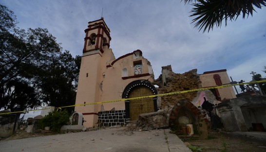 La parroquia de San Pedro Apóstol sufrió daños en un 50 por ciento de su construcción, cabe mencionar que dicho inmueble tenía más 200 años de historia, lo que dejó muy conmovidos a sus habitantes.
