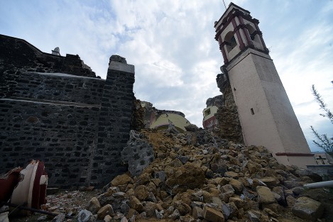 La parroquia de San Pedro Apóstol sufrió daños en un 50 por ciento de su construcción, cabe mencionar que dicho inmueble tenía más 200 años de historia, lo que dejó muy conmovidos a sus habitantes.
