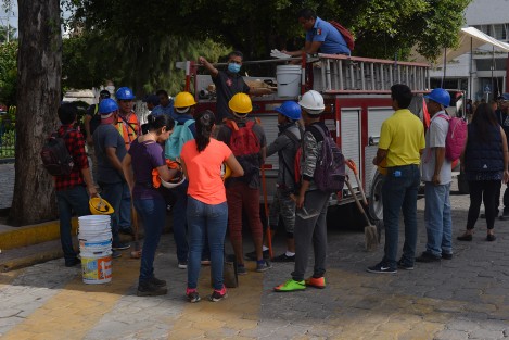 Izúcar de Matamoros, otro de los municipios de Puebla que se vio severamente afectado por el sismo de este martes. La cabecera municipal se encuentra dentro de la zona donde se registró como epicentro y algunos edificios céntricos, así como negocios, el Centro Escolar Lázaro Cárdenas y la iglesia del Santuario Santiago Apóstol, son los que tuvieron mayores daños.