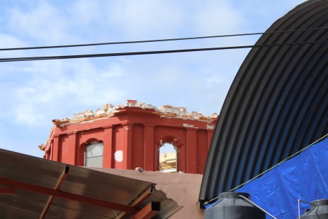Izúcar de Matamoros, otro de los municipios de Puebla que se vio severamente afectado por el sismo de este martes. La cabecera municipal se encuentra dentro de la zona donde se registró como epicentro y algunos edificios céntricos, así como negocios, el Centro Escolar Lázaro Cárdenas y la iglesia del Santuario Santiago Apóstol, son los que tuvieron mayores daños.