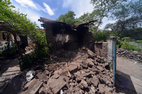 Contla, localidad cercana al poblado Quebrantadero, y a unos minutos de Axochiapa, en el estado de Morelos, con derrumbe de viviendas, pero afortunadamente cuentan con víveres necesarios para atender a la pequeña población.
