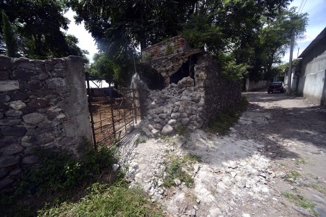 Contla, localidad cercana al poblado Quebrantadero, y a unos minutos de Axochiapa, en el estado de Morelos, con derrumbe de viviendas, pero afortunadamente cuentan con víveres necesarios para atender a la pequeña población.
