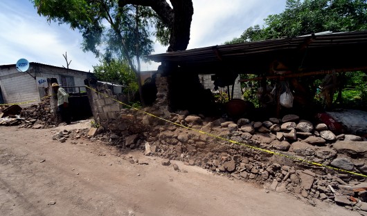 Contla, localidad cercana al poblado Quebrantadero, y a unos minutos de Axochiapa, en el estado de Morelos, con derrumbe de viviendas, pero afortunadamente cuentan con víveres necesarios para atender a la pequeña población.
