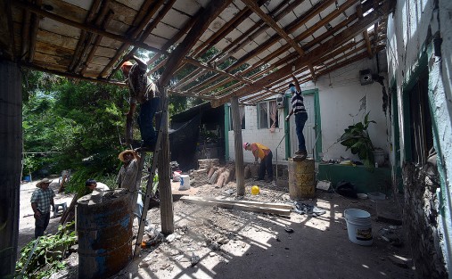 Contla, localidad cercana al poblado Quebrantadero, y a unos minutos de Axochiapa, en el estado de Morelos, con derrumbe de viviendas, pero afortunadamente cuentan con víveres necesarios para atender a la pequeña población.
