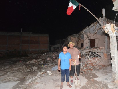 Son decenas de damnificados y edificios colapsados como el Palacio Municipal, además de graves daños a diversas estructuras. 