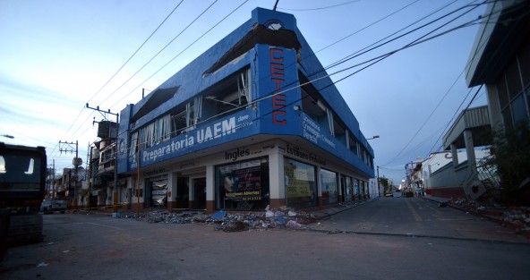 Jojutla, Morelos, es sin duda -después de la Ciudad de México- la ciudad donde más se ha realizado la cobertura sobre los afectados del sismo del pasado lunes. Son decenas de damnificados y edificios colapsados como el Palacio Municipal, además de graves daños a diversas estructuras. 

