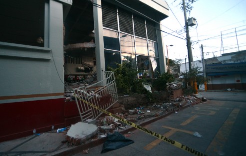 Jojutla, Morelos, es sin duda -después de la Ciudad de México- la ciudad donde más se ha realizado la cobertura sobre los afectados del sismo del pasado lunes. Son decenas de damnificados y edificios colapsados como el Palacio Municipal, además de graves daños a diversas estructuras. 
