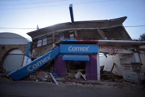 Jojutla, Morelos, es sin duda -después de la Ciudad de México- la ciudad donde más se ha realizado la cobertura sobre los afectados del sismo del pasado lunes. Son decenas de damnificados y edificios colapsados como el Palacio Municipal, además de graves daños a diversas estructuras. 
