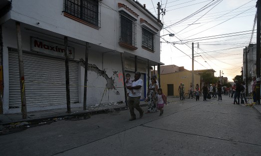 Jojutla, Morelos, es sin duda -después de la Ciudad de México- la ciudad donde más se ha realizado la cobertura sobre los afectados del sismo del pasado lunes. Son decenas de damnificados y edificios colapsados como el Palacio Municipal, además de graves daños a diversas estructuras. 
