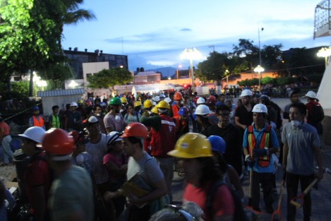 Jojutla, Morelos, es sin duda -después de la Ciudad de México- la ciudad donde más se ha realizado la cobertura sobre los afectados del sismo del pasado lunes. Son decenas de damnificados y edificios colapsados como el Palacio Municipal, además de graves daños a diversas estructuras. 