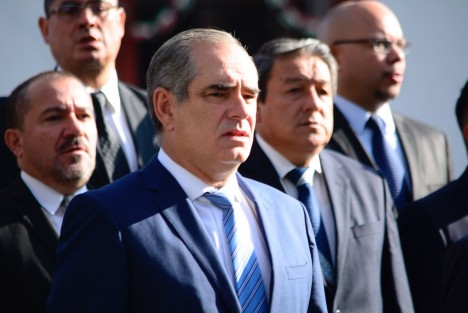 El titular de la SIOP, Julen Rementería del Puerto, en las guardias de honor aseguró que no se han entregado licitaciones de obras a empresas foráneas.