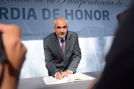 Rafael Núñez Landa, de la Asociación de Constructores del Estado de Veracruz, A.C., aseguró que si no se reactiva la economía en el estado de manera urgente, el 70% de las empresas veracruzanas podrían cerrar.