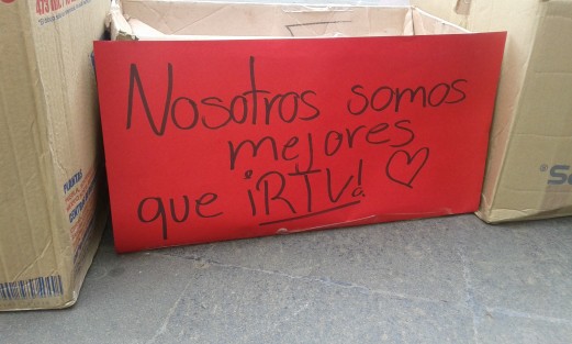 Por doquier en Xalapa se recolecta apoyo para zonas afectadas por los sismos. En el parque Juárez coincidieron varias organizaciones, cada cual con sus incentivos para invitar a donar. 