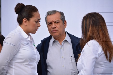 El Secretario de Educación, Enrique Pérez Rodríguez, asistió a la puesta en marcha del Programa <em>La Gira: es tu vida, tu futuro, hazlo seguro</em>, con el que se busca ofrecer mayor información a los jóvenes sobre temas de sexualidad y reproducción, para evitar enfermedades y embarazos no deseados, que se  realiza este lunes en el COmplejo Omega, de Xalapa. 