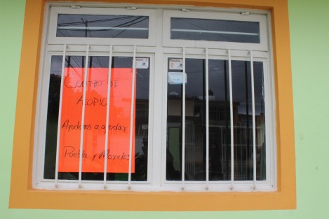 Todo Xalapa es centro de acopio; dependencias, negocios particulares, domicilios, ahí cada cual acude al de su confianza. 