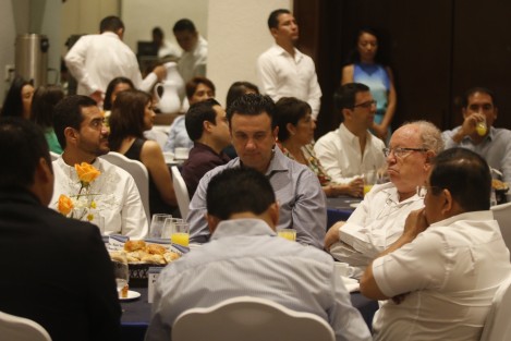 Los socios COPARMEX Veracruz realizaron su desayuno mensual. Los invitados de honor fueron el alcalde de Boca del Río, Miguel Ángel Yunes Marquez y el Obispo de la diócesis de Veracruz, Luis Felipe Gallardo Martín del Campo.
