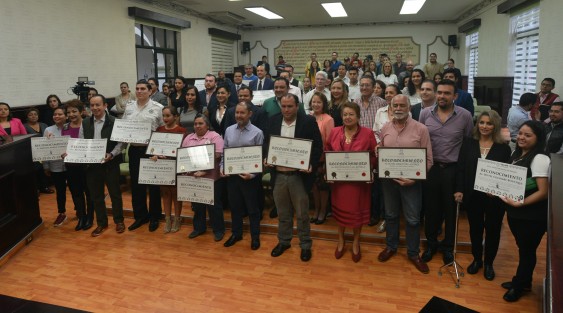 En el marco del Día Mundial del Turismo, el alcalde Américo Zúñiga Martínez entregó reconocimientos a prestadores de servicios turísticos y restaurantes, que hacen que Xalapa y la región sean un atractivo para el país y el mundo.