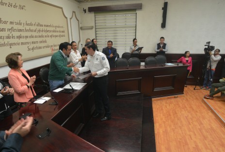 En el marco del Día Mundial del Turismo, el alcalde Américo Zúñiga Martínez entregó reconocimientos a prestadores de servicios turísticos y restaurantes, que hacen que Xalapa y la región sean un atractivo para el país y el mundo.