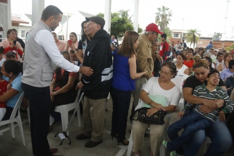 La Administración de la Beneficencia Pública del gobierno del estado, realizó en Veracruz, la entrega de aparatos ortopédicos a personas con problemas motrices.