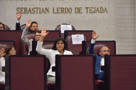 Con 24 votos a favor, uno en contra y dos abstenciones, la media Legislatura presente en la sesión de este jueves de el Congreso de Veracruz, declaró improcedente esta reforma, la iniciativa con proyecto de decreto que planteaba expresamente ampliar las causales para el aborto.

