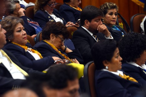  Ante la posesión por parte de diputados del PAN y aliados, del Congreso local,  la sesión de este jueves, se tornó aburrida, tanto que muchos asistentes se durmieron.
