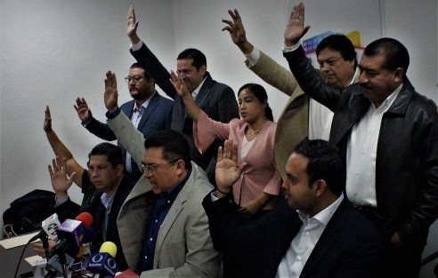 En conferencia de prensa, el diputado Juan Nicolás Callejas Roldán dijo que la convocatoria fue ilegal, ya que durante la tercera sesión ordinaria de la Diputación Permanente, los diputados del PAN avalaron la integración inconstitucional de ese Órgano Legislativo, al contar en el mismo con 5 legisladores, lo que de ninguna manera se corresponde a la debida conformación que señala el artículo 40 de la Constitución Política del Estado.