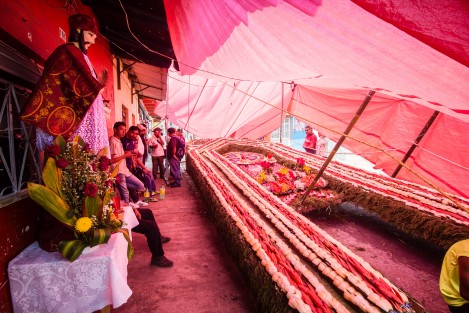 En el pueblo mágico de Coatepec se elaboraron alfombras multicolor de aserrín en honor a San Jerónimo, cuya fiesta se celebra el 30 de septiembre. 