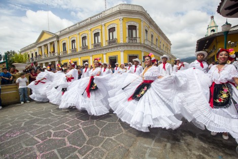 Como parte de los festejos en honor a San Jerónimo, en el pueblo mágico de Coatepec, se llevó a cabo el primer Jarochódromo convocado por La casa del Arpa y el gobierno muncipal, en donde participaron 24 ballets folclóricos de diferentes municipios del estado. 