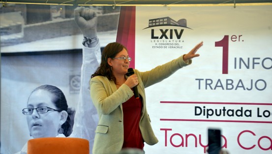 En compañía de diputados federales y locales, la legisladora de MORENA por el Distrito XI de Xalapa, Tanya Carola Viveros Cházaro  rindió su primer informe de labores en el emblemático barrio de Xallitic de esta ciudad capital.
