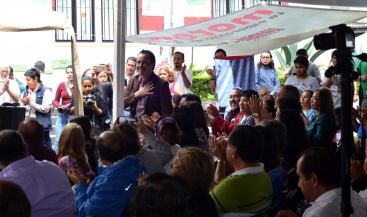 En compañía de diputados federales y locales, la legisladora de MORENA por el Distrito XI de Xalapa, Tanya Carola Viveros Cházaro  rindió su primer informe de labores en el emblemático barrio de Xallitic de esta ciudad capital.