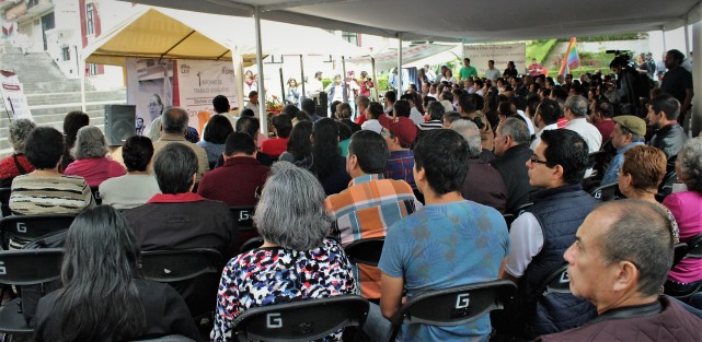 La diputada Tanya Carlola Viveros se dijo complacida por la asistencia de ciudadanos a su informe.