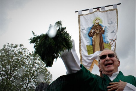 Como ya es tradición desde hace algunos años, en la iglesia de San José, de la capital veracruzana, con motivo de las fiestas de San Francisco de Asís, patrono de los animales, plantas, y ecologistas, se llevó a cabo la bendición de animales.