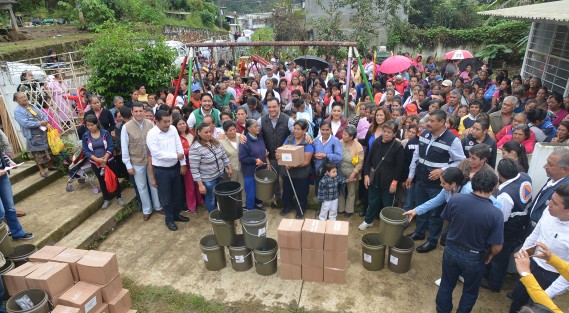 el alcalde Américo Zúñiga Martínez aseguró que la administración municipal no ha detenido el respaldo a las personas que sufrieron afectaciones en sus hogares y pertenencias. 
