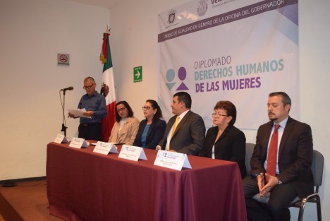 Mariana Aguilar López, Secretaria de Medio Ambiente, y la titular del Instituto Veracruzano de las Mujeres, Gabriela Palacios Hernández, acudieron a la inauguración del diplomado Derechos humanos de las mujeres, esto en la Biblioteca Carlos Fuentes de Xalapa. 
