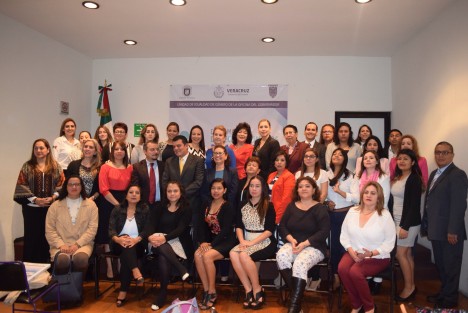 Mariana Aguilar López, Secretaria de Medio Ambiente, y la titular del Instituto Veracruzano de las Mujeres, Gabriela Palacios Hernández, acudieron a la inauguración del diplomado Derechos humanos de las mujeres, esto en la Biblioteca Carlos Fuentes de Xalapa. 
