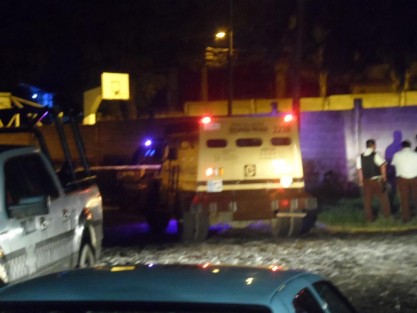 En los primeros minutos de este miércoles, un grupo armado saltó violentamente camioneta de traslado de Valores de Cometra, en la colonia Obrero Campesina y se llevaron más de dos millones de pesos, dinero que habían pasado a recolectar en Chedraui Museo.
