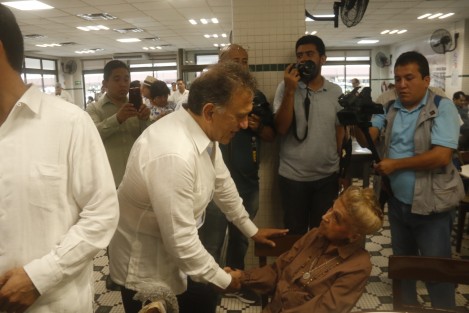 El gobernador Miguel Ángel Yunes Linares presentó el Proyecto de Remodelación del Boulevard Manuel Ávila Camacho de la conurbación Veracruz-Boca del Río, que arrancará este próximo domingo, con una inversión inicial de 150  mdp, en los 10 km que comprende. 