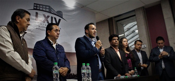 80 trabajadores del Poder Legislativo recibieron sus constancias del  curso <em>Habilidades Digitales para la Productividad</em> impartido por el Programa Vasconcelos, con lo cual se avanza en cumplir la meta planteada al inicio de esta administración de transitar hacia un Congreso digital.