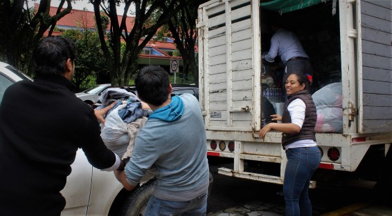 A casi un mes del sismo en Oaxaca y Chiapas, y algunos días menos de iniciada la colecta del diputado Arturo Esquitín, por fin fueron enviados este miércoles los apoyos rumbo a esos estados. 