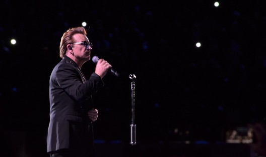 La legendaria banda irlandesa U2, en la segunda y última noche de sus conciertos en México, donde cerca de dos horas deleitaron a sus seguidores con éxitos clásicos como With or Without You, Sunday Bloody Sunday, Where the streets have no name y otras canciones más recientes como Elevation. 