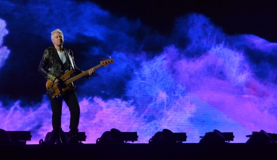 La legendaria banda irlandesa U2, en la segunda y última noche de sus conciertos en México, donde cerca de dos horas deleitaron a sus seguidores con éxitos clásicos como With or Without You, Sunday Bloody Sunday, Where the streets have no name y otras canciones más recientes como Elevation. 