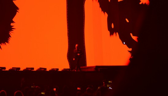 La legendaria banda irlandesa U2, en la segunda y última noche de sus conciertos en México, donde cerca de dos horas deleitaron a sus seguidores con éxitos clásicos como With or Without You, Sunday Bloody Sunday, Where the streets have no name y otras canciones más recientes como Elevation. 