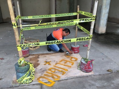 Construcción del mercado de Tlapacoyan ya empieza a presentar deterioro visible.
