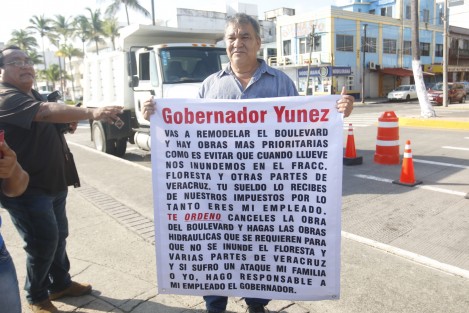 El hombre le recordó al gobernador que su sueldo lo paga el pueblo, y como pueblo le demandó cancelar la obra en el boulevard y dar prioridad a obras hidráulicas. 