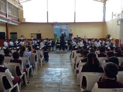 Llega la Sinfónica a tu escuela, para acercar la música a los estudiantes.
