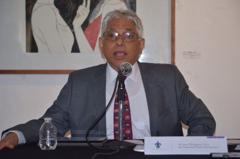El Director de  Facultad de Teatro de la UV, Arturo Meseguer Lima, y el Director de Difusión Cultural,   Rodolfo Mendoza Rosendo, informaron sobre los pormenores del 26 Festival de Teatro universitario, a realizarse del 14 al 22 de octubre en la Sala Dagoberto Guillaumin, del Teatro del Estado, en la ciudad de Xalapa.   