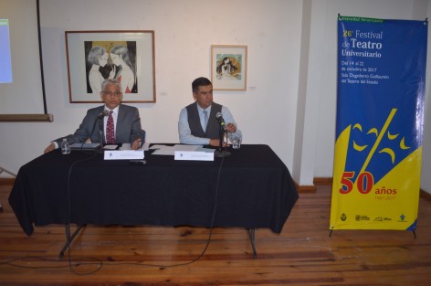 El Director de  Facultad de Teatro de la UV, Arturo Meseguer Lima, y el Director de Difusión Cultural,   Rodolfo Mendoza Rosendo, informaron sobre los pormenores del 26 Festival de Teatro universitario, a realizarse del 14 al 22 de octubre en la Sala Dagoberto Guillaumin, del Teatro del Estado, en la ciudad de Xalapa.   