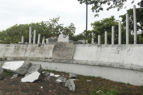 El Monumento al Músico, en la ciudad de Veracruz, está siendo demolido. La construcción que fue inaugurada en 1997, durante la administración de Roberto Bueno, y albergó durante un tiempo las estatuas de Toña La Negra y Agustín Lara. 