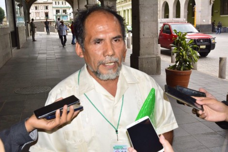 Carlos Hernández,  ciudadano integrante del Frente Veracruzano Social, pidió al Alcalde Américo Zúñiga hacer del conocimiento de la sociedad los pros y contras del gasoducto que se pretende introducir en la ciudad, pues mantener informados a los pobladores, y no en la incertidumbre, ayudaría a tomar una mejor decisión.
