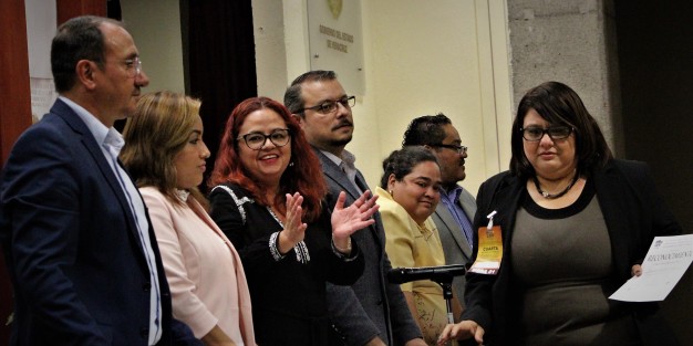 Entrega de reconocimientos y de tamales a los participantes en las mesas de trabajo de diputados con derechohabientes del IPE
 